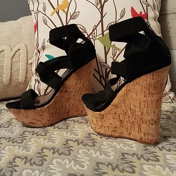 Platforms - Picture 2 of 4